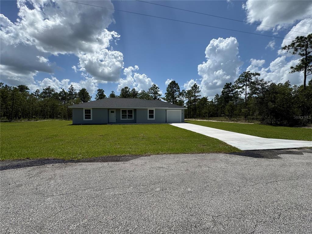 452 NW CROCUS LANE