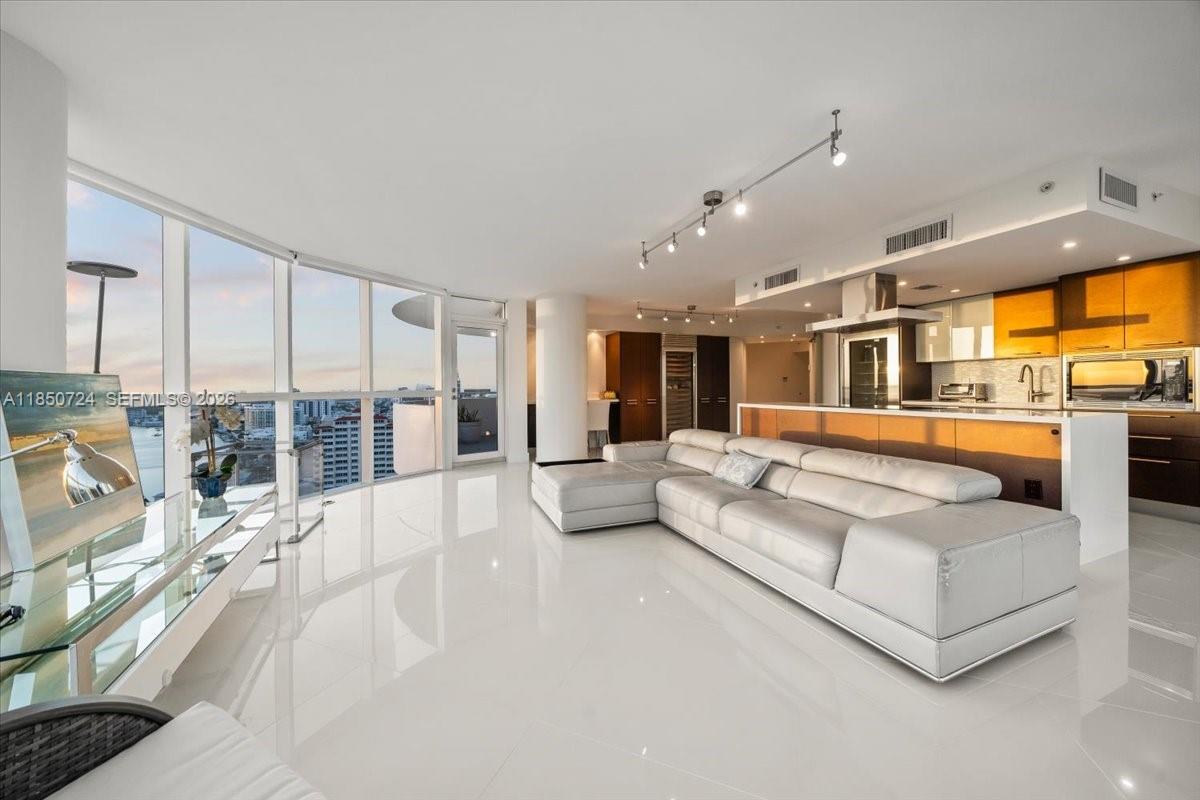 6301 Collins Ave # 2705, Miami Beach FL 33141