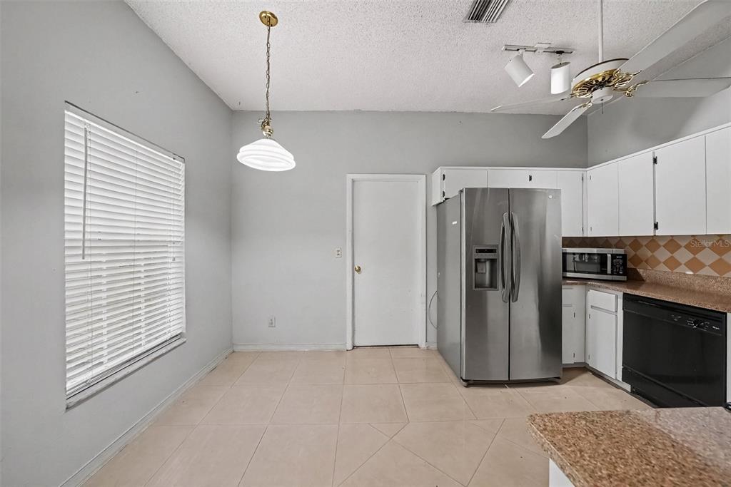 888 FRANKLIN CIRCLE, PALM HARBOR, FL — photo 3 of 26