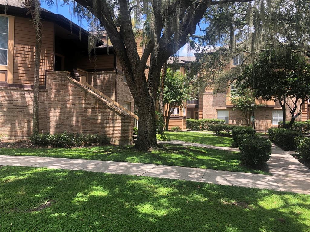 486 N PIN OAK PLACE UNIT 206