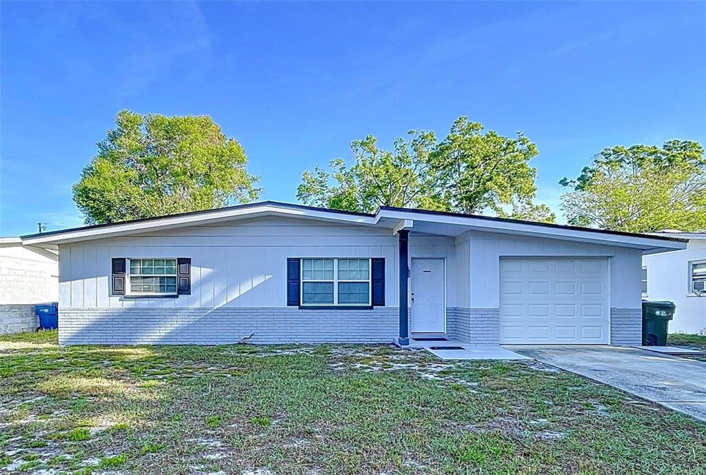 910 LAKESIDE DRIVE