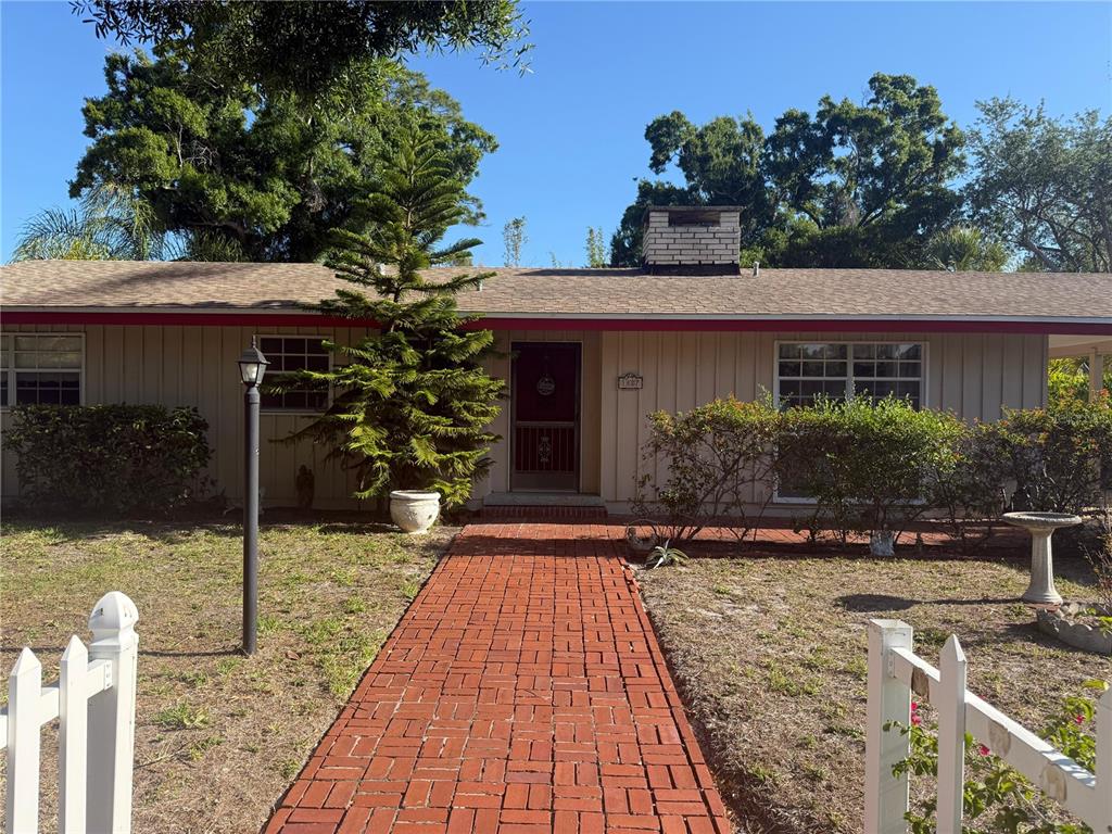 1827 ALTA VISTA STREET