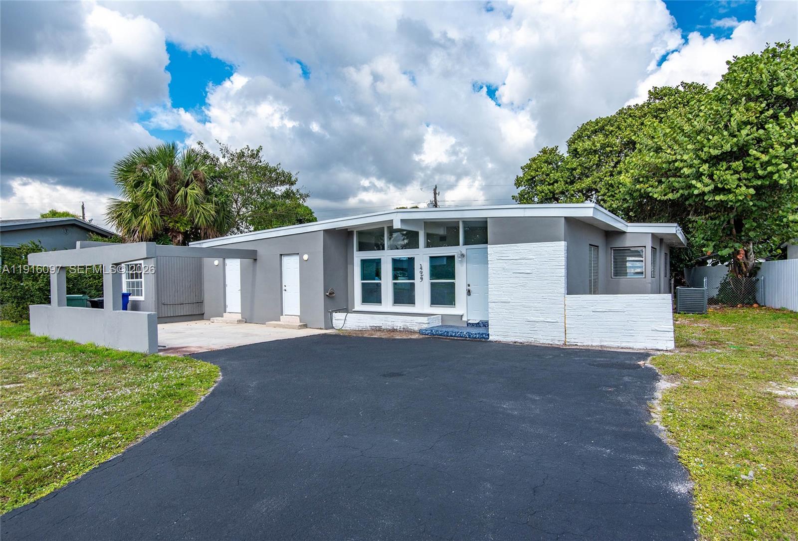 429 W Evanston Cir, Fort Lauderdale FL 33312