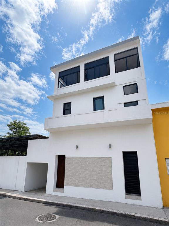 73 CALLE TAPIA UNIT 2