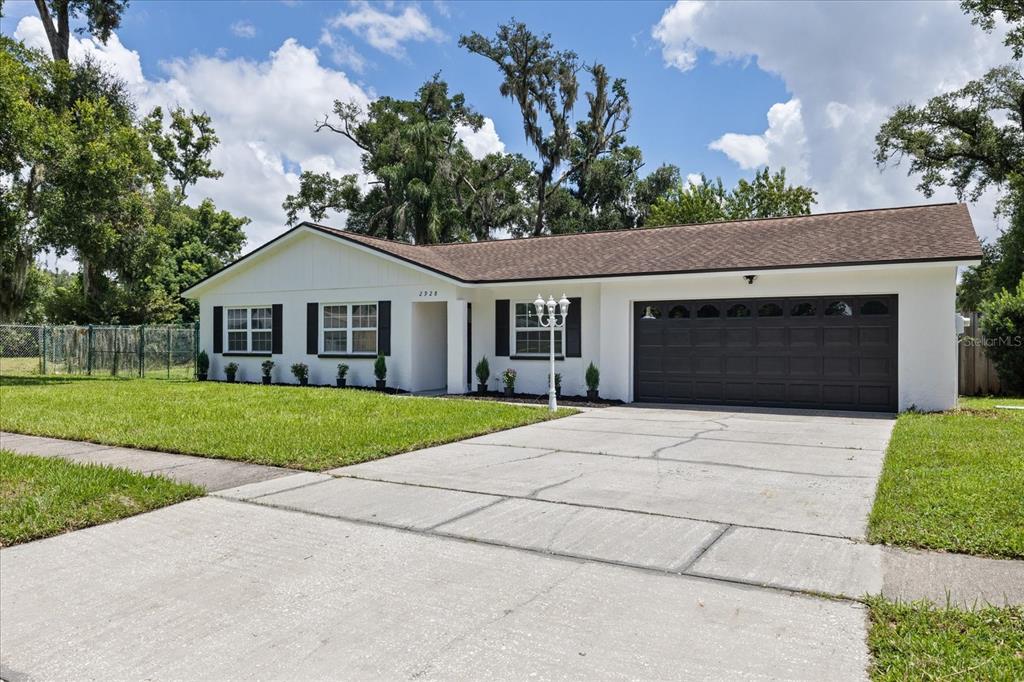 2928 FOREST CIRCLE, SEFFNER, FL — photo 3 of 30