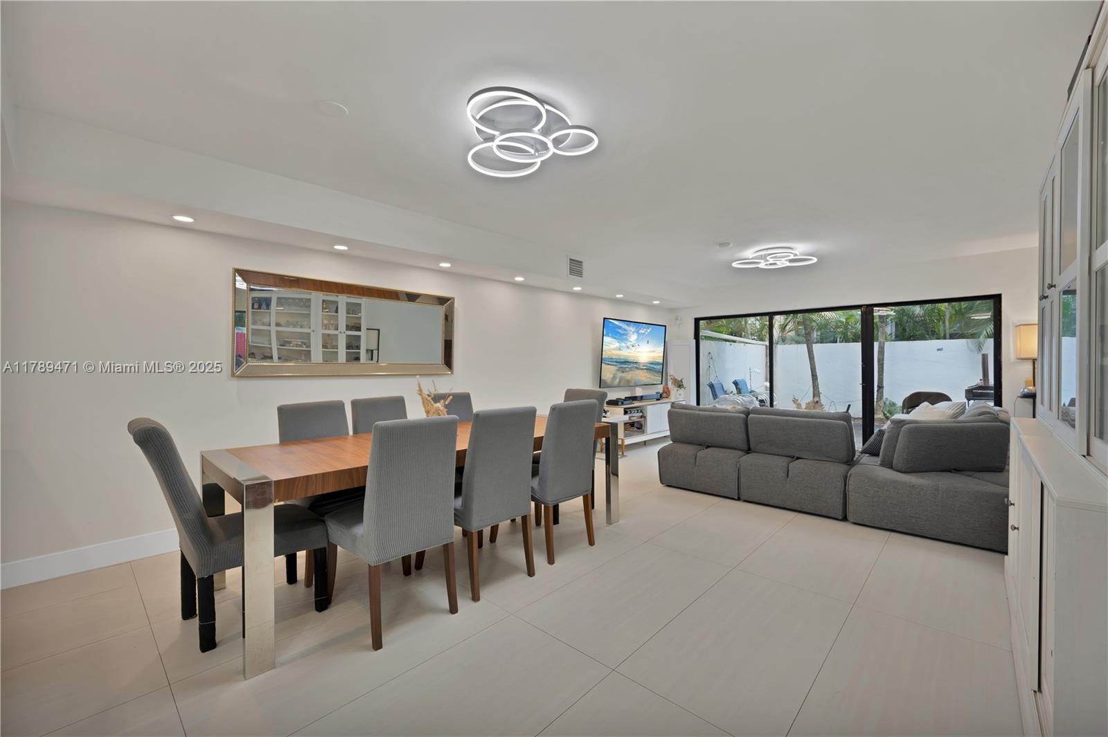 3510 Magellan Cir # 726, Aventura FL 33180