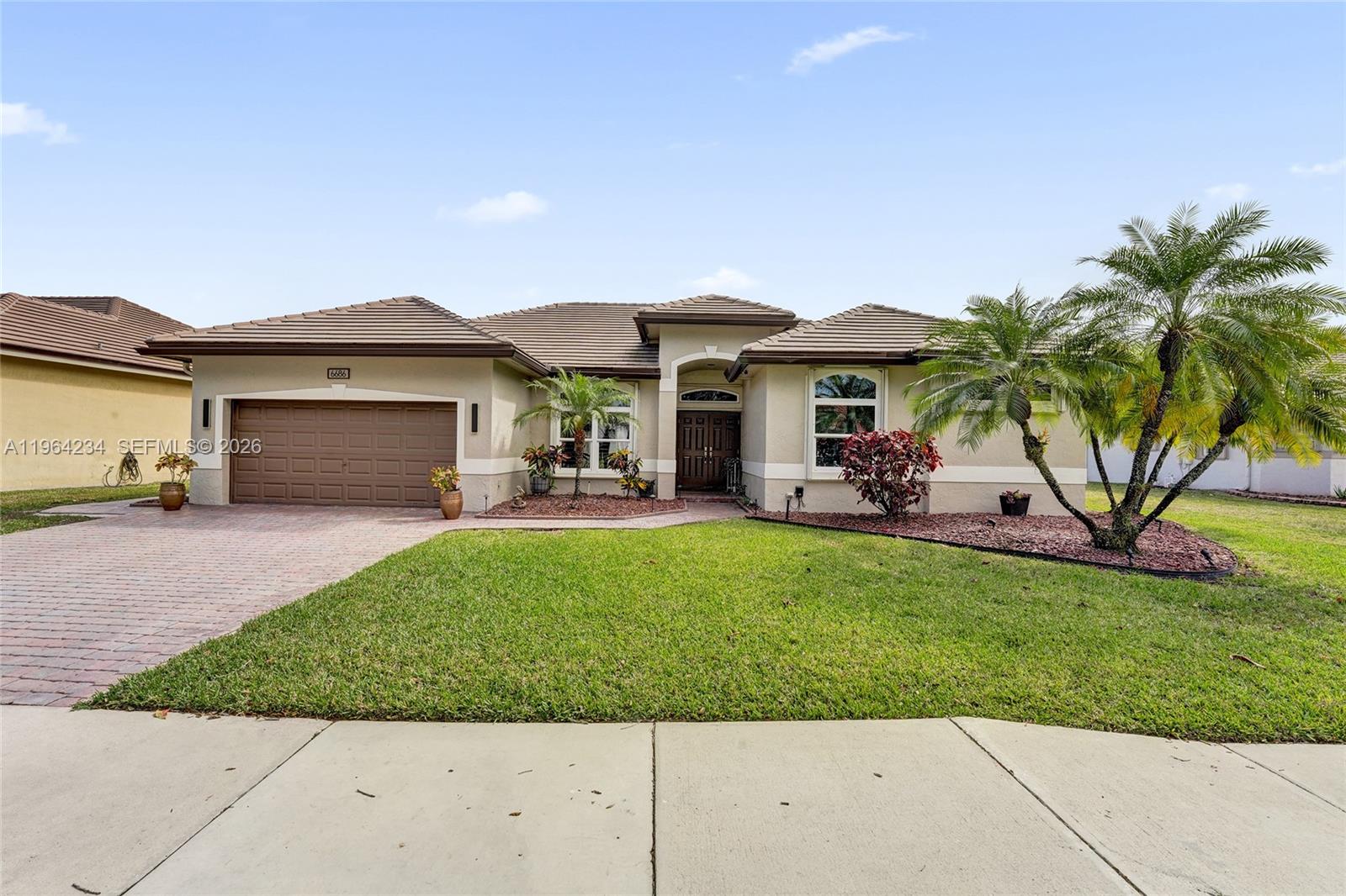6686 SW 166th Dr, Pembroke Pines FL 33331