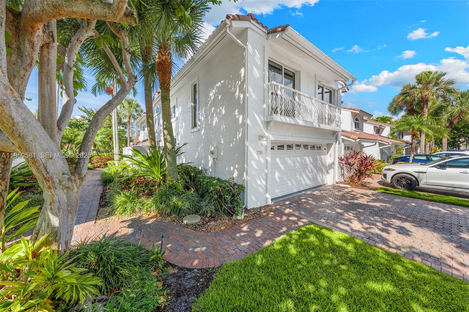 3754 NE 209th Ter, Aventura FL 33180
