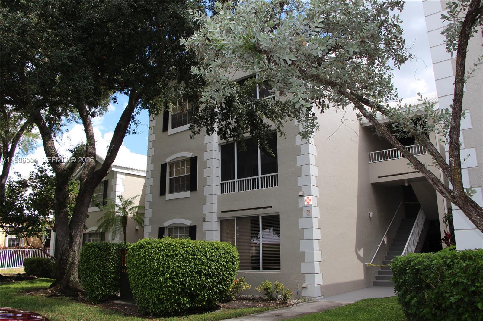 2831 N Oakland Forest Dr # 112, Oakland Park FL 33309
