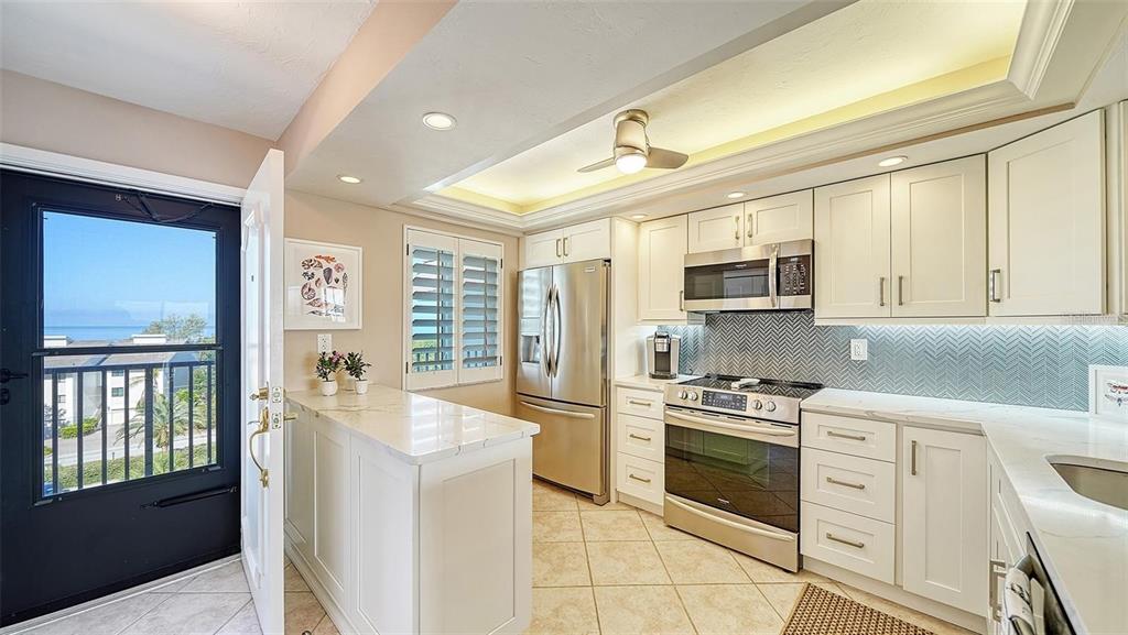 8911 MIDNIGHT PASS ROAD UNIT 514, SARASOTA, FL — photo 3 of 30