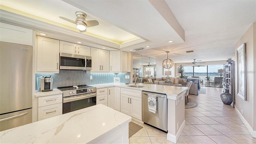 8911 MIDNIGHT PASS ROAD UNIT 514, SARASOTA, FL — photo 4 of 30