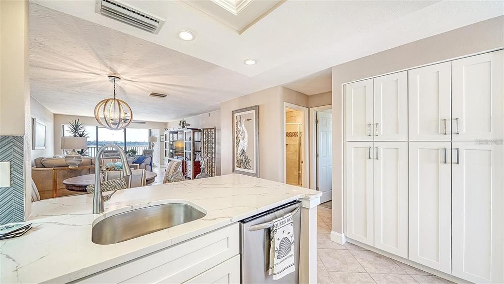 8911 MIDNIGHT PASS ROAD UNIT 514, SARASOTA, FL — photo 5 of 30