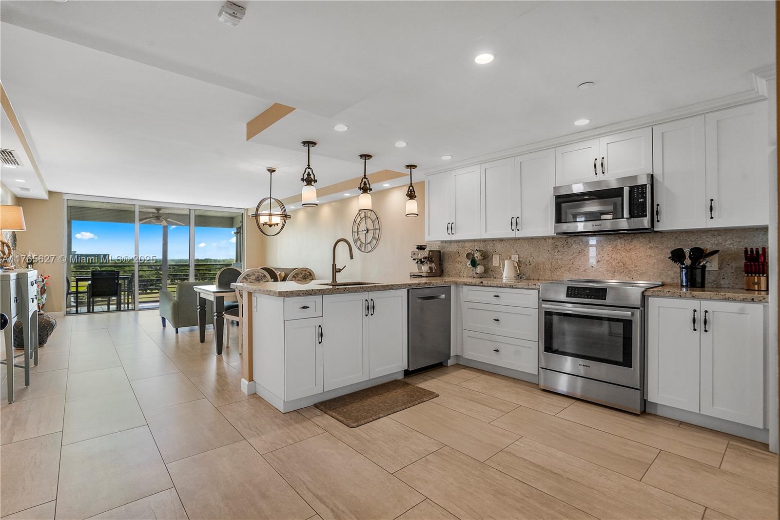 3520 Oaks Way # 810, Pompano Beach FL 33069