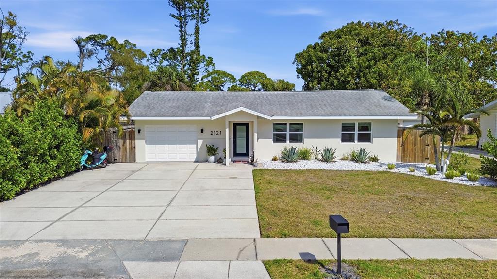 2121 PALM TERRACE