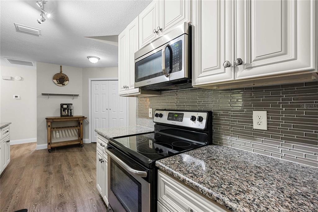 2423 FORREST CREST CIR, LUTZ, FL — photo 4 of 30
