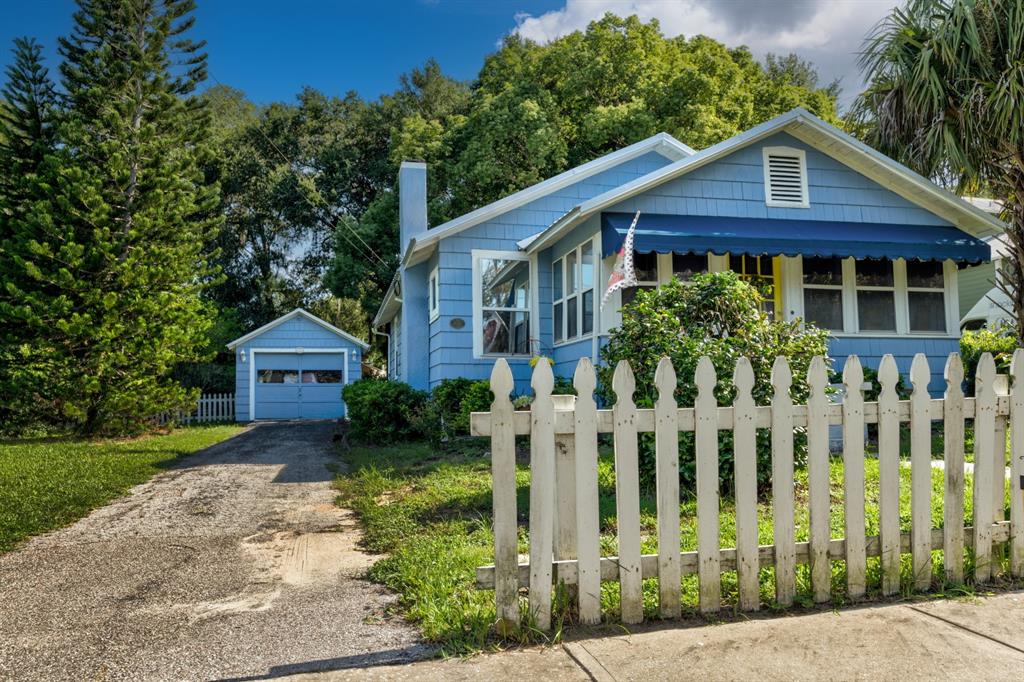 401 E 9TH AVENUE, MOUNT DORA, FL — photo 2 of 20