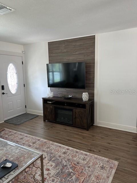 1127 E 11TH AVENUE, MOUNT DORA, FL — photo 3 of 9