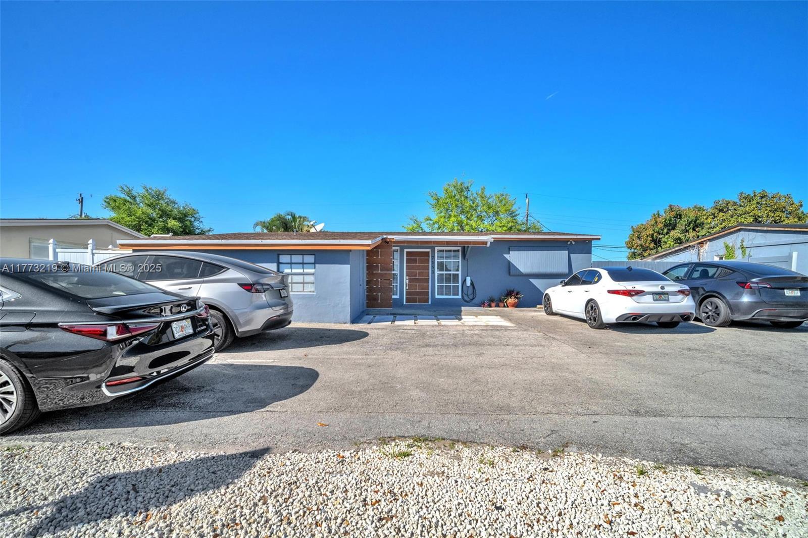 7151 Taft St, Hollywood FL 33024