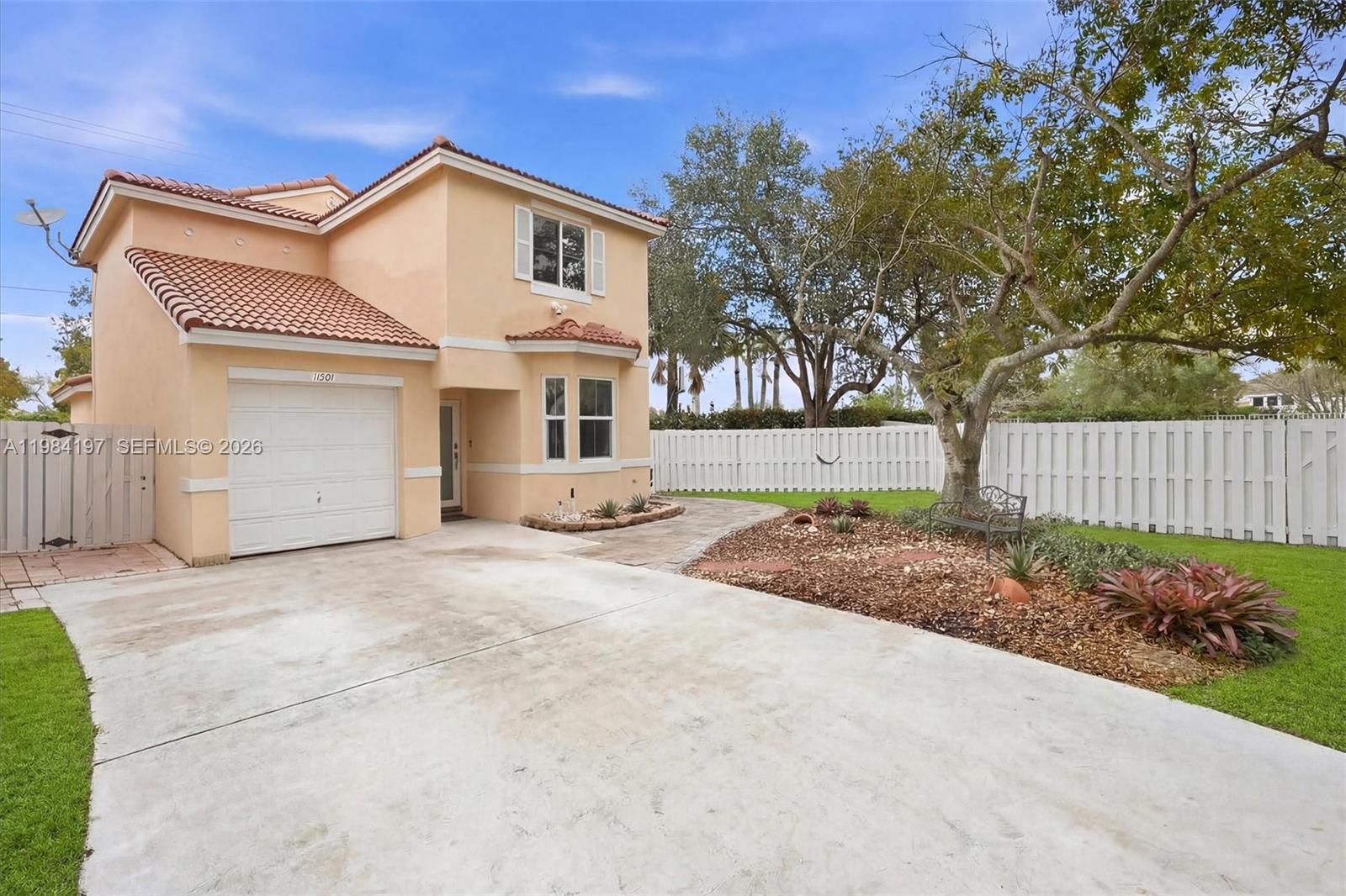 11201 Sunview Way, Cooper City FL 33026
