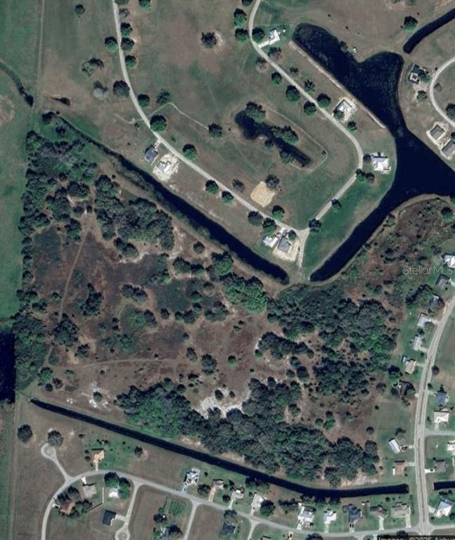 440 FOXHALL CIRCLE, SEBRING, FL — photo 2 of 4