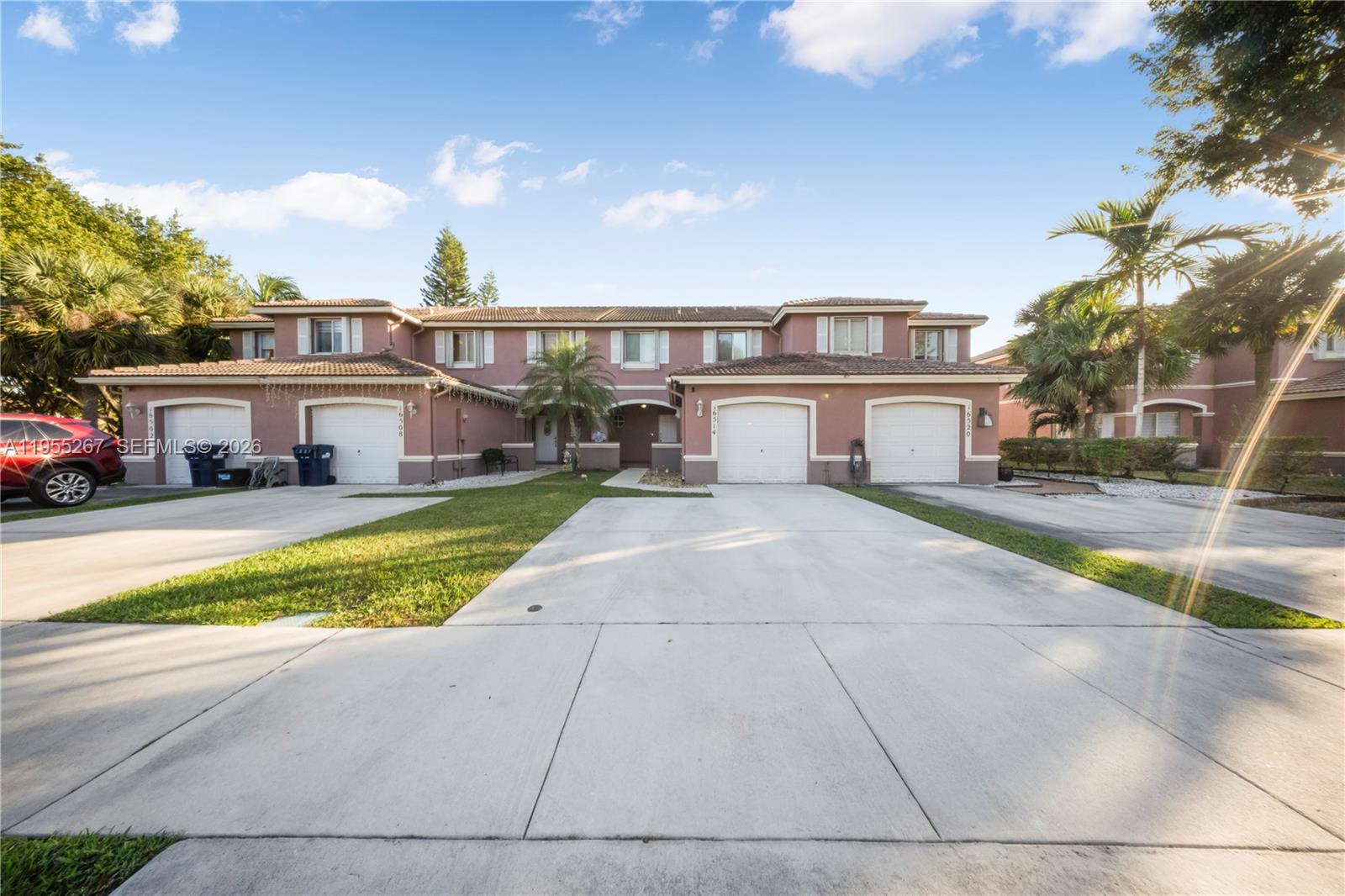 16514 SW 68th Ter, Miami FL 33193
