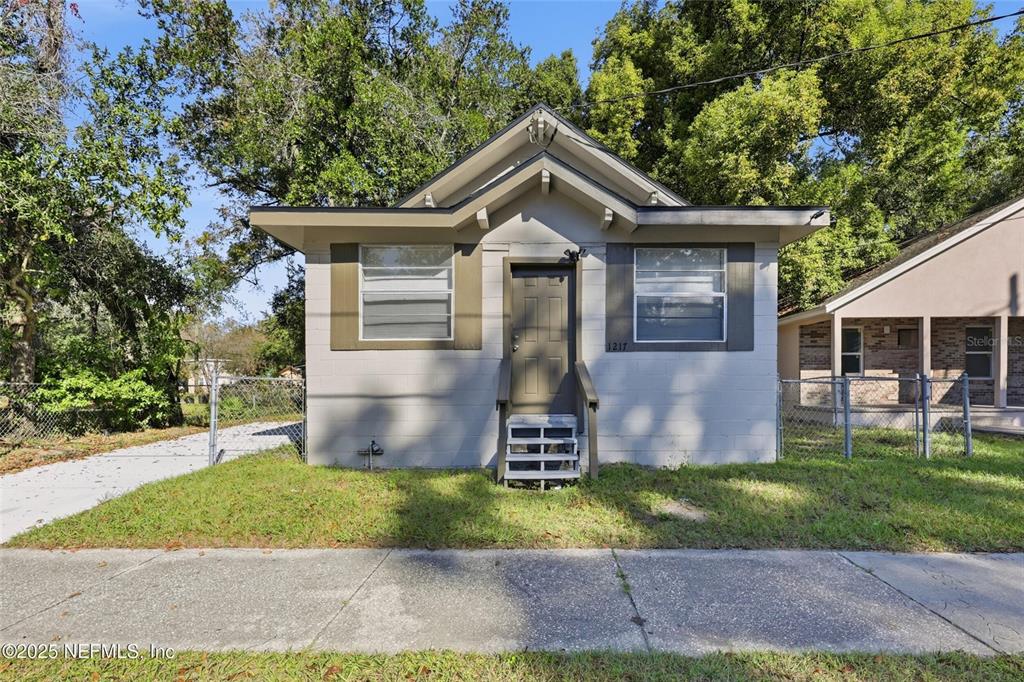 1217 W 29TH STREET