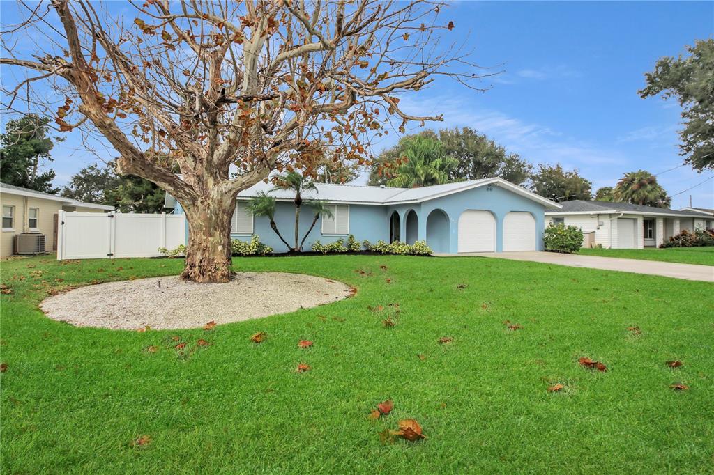 445 DESOTO DRIVE