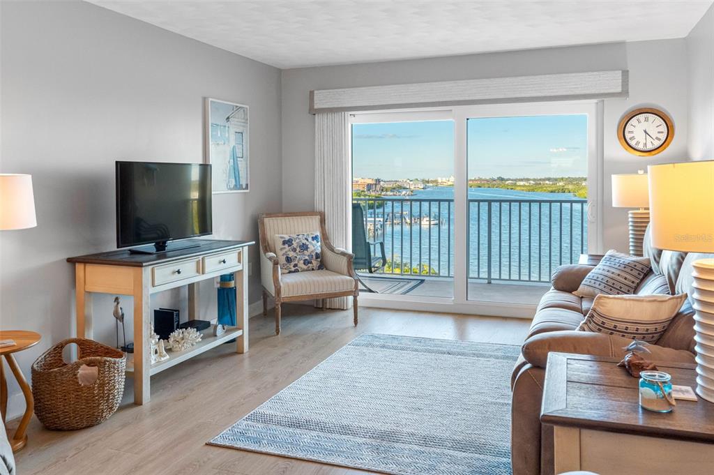 19451 GULF BOULEVARD UNIT 706