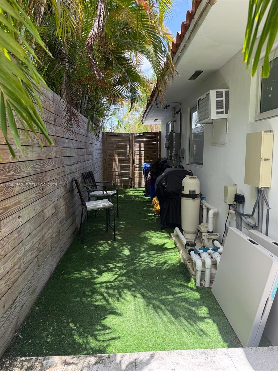 2401 SW 16th Ct, Miami FL 33145