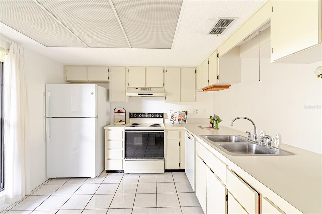7517 GREYSTONE DRIVE UNIT N/A, HUDSON, FL — photo 5 of 28