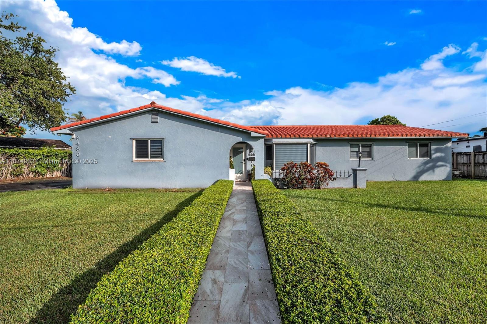 9480 E Palmetto Club Ln E, Palmetto Bay FL 33157