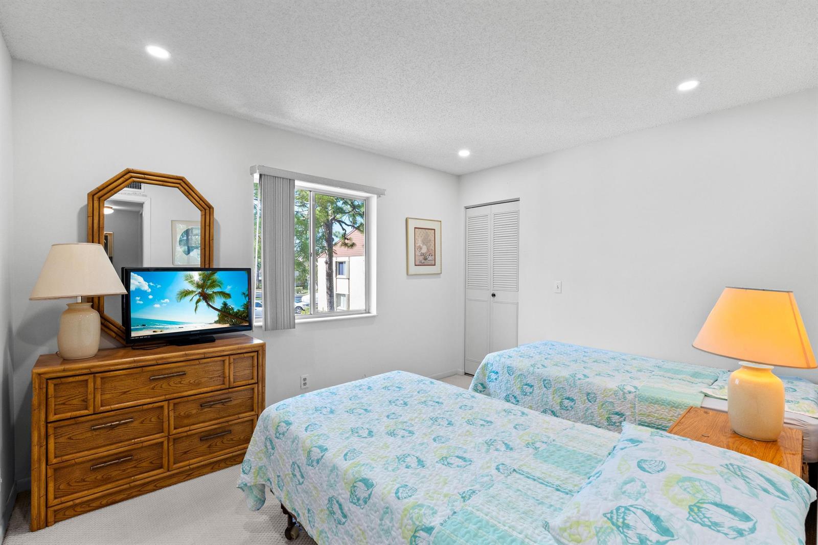 Guest bedroom — 230 Pine Hov Circle # 2, FL 33463, FL