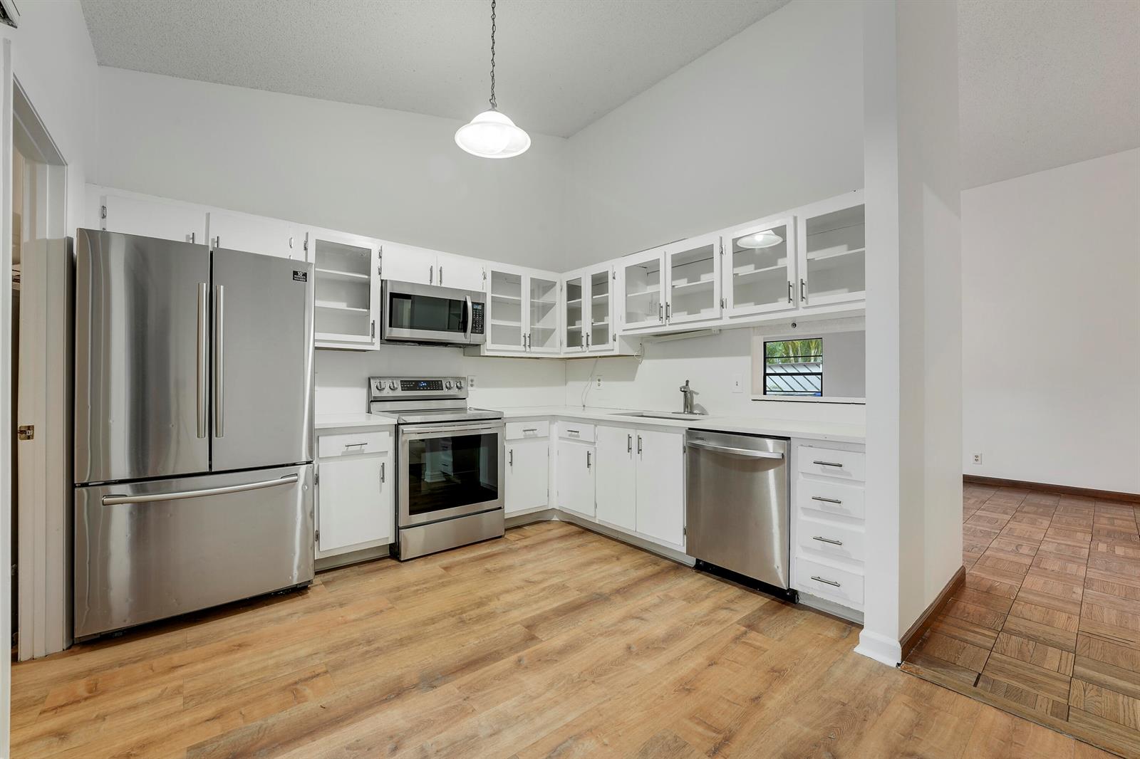 126 Sherwood Circle # 12d, Jupiter FL 33458