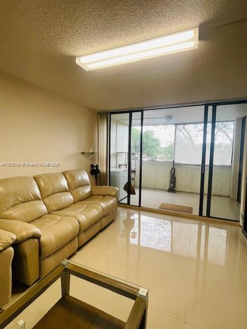 8441 Forest Hills Dr # 204, Coral Springs FL 33065