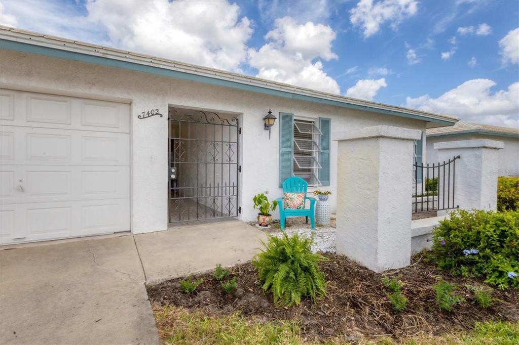 7402 8TH AVENUE W, BRADENTON, FL — photo 3 of 30