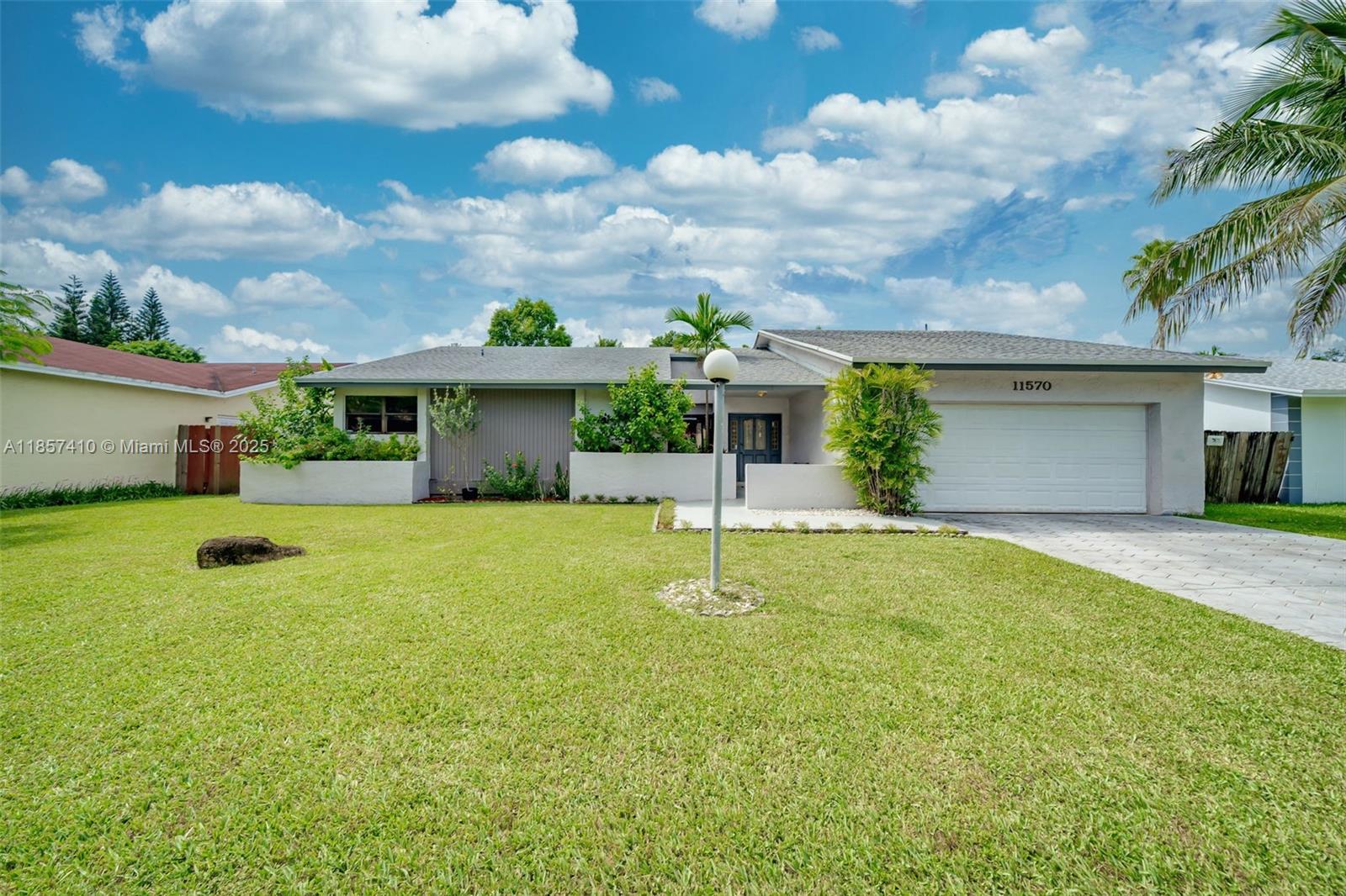 11570 SW 92nd St, Miami FL 33176
