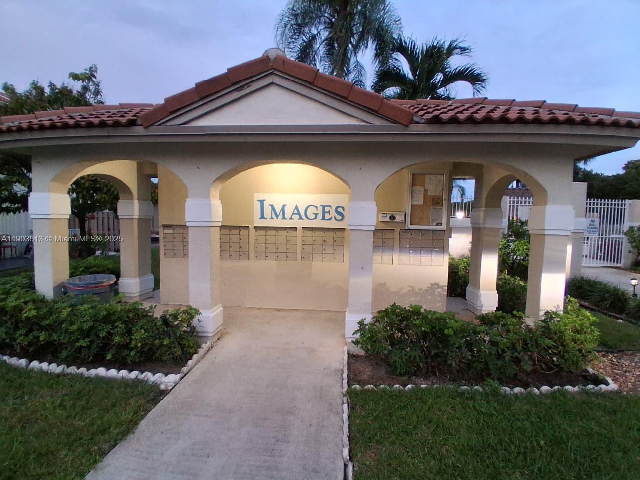 10830 NW 8th St, Pembroke Pines FL 33026