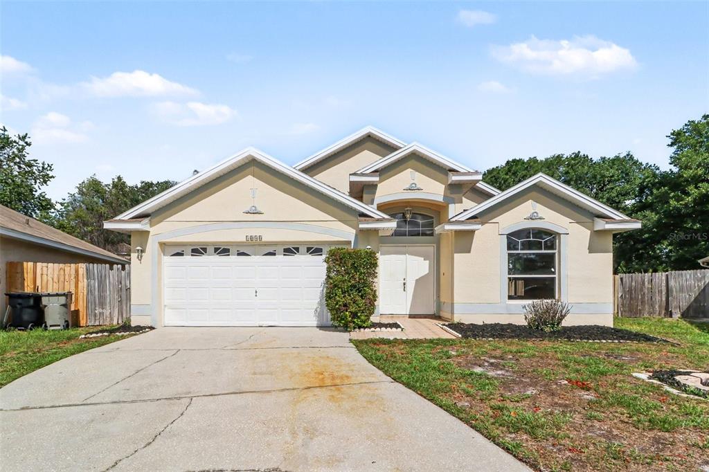1040 PINEVIEW COURT