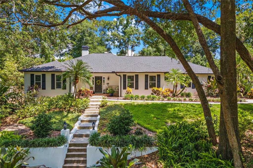 2214 DOGWOOD CIRCLE