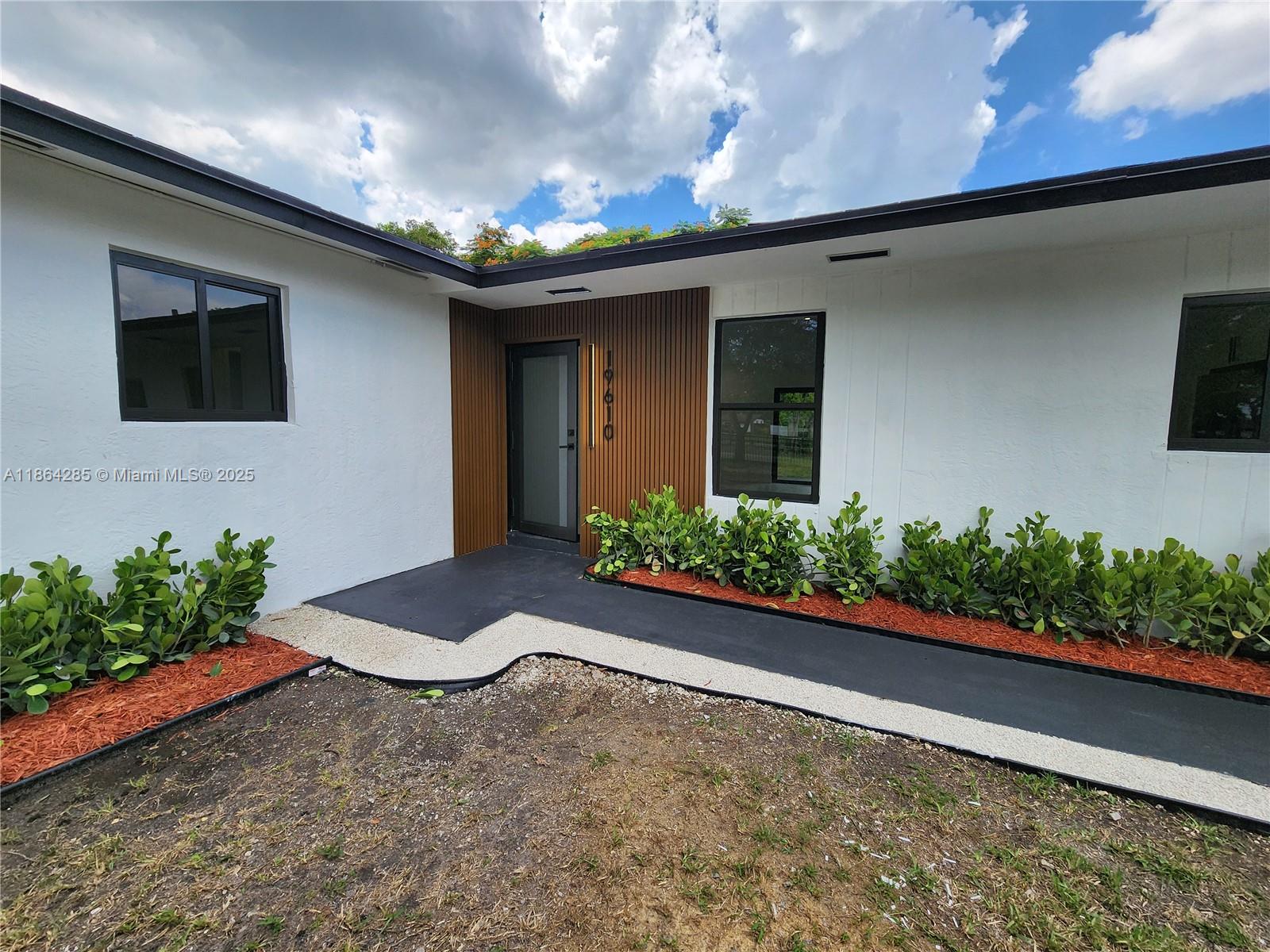 19610 SW 117th Ave, Miami FL 33177