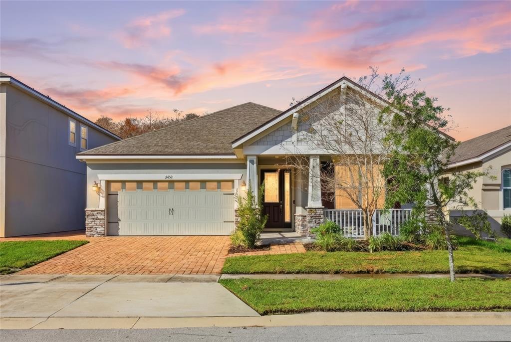 2452 VARENNA LOOP