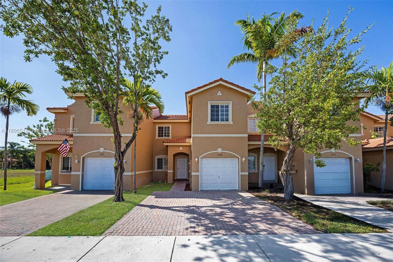 1880 SE 3rd Dr, Homestead FL 33033