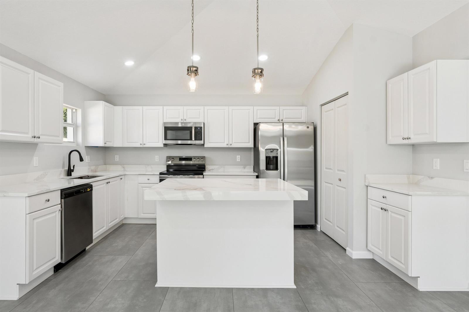 4JS00678 — 5232 SE 55th Terrace, Stuart FL 34997, STUART, FL