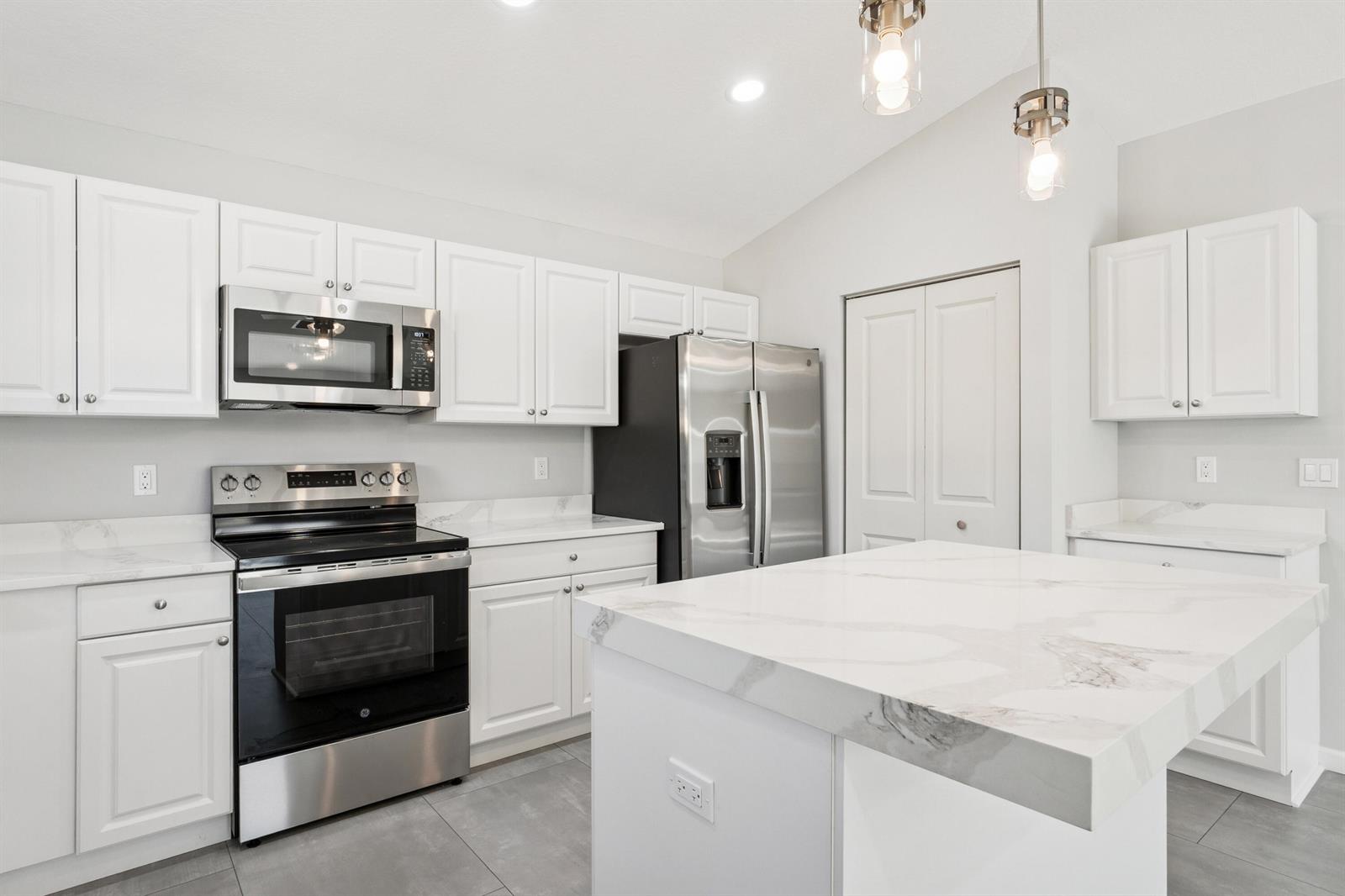 4JS00688 — 5232 SE 55th Terrace, Stuart FL 34997, STUART, FL