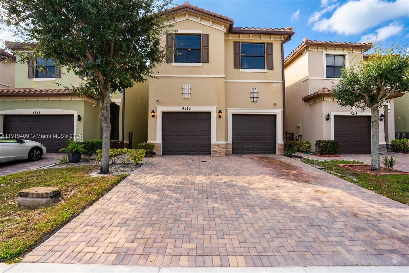 4816 NW 56th Ct, Tamarac FL 33319