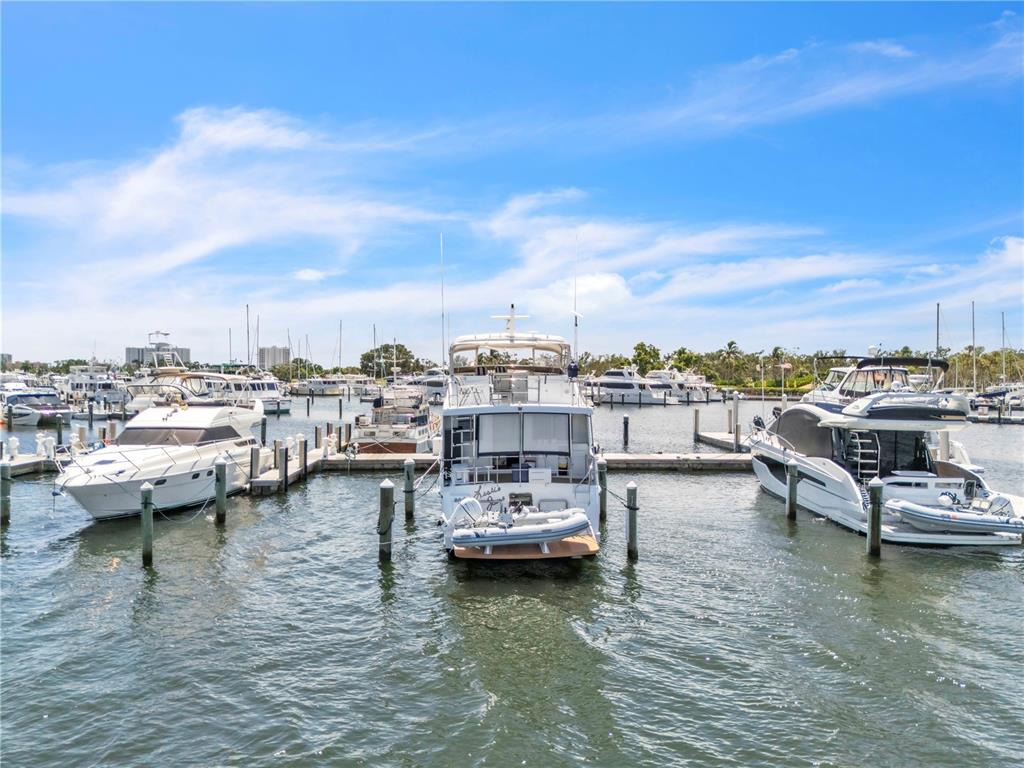 2600 HARBOURSIDE DRIVE UNIT R9, LONGBOAT KEY, FL — photo 5 of 26