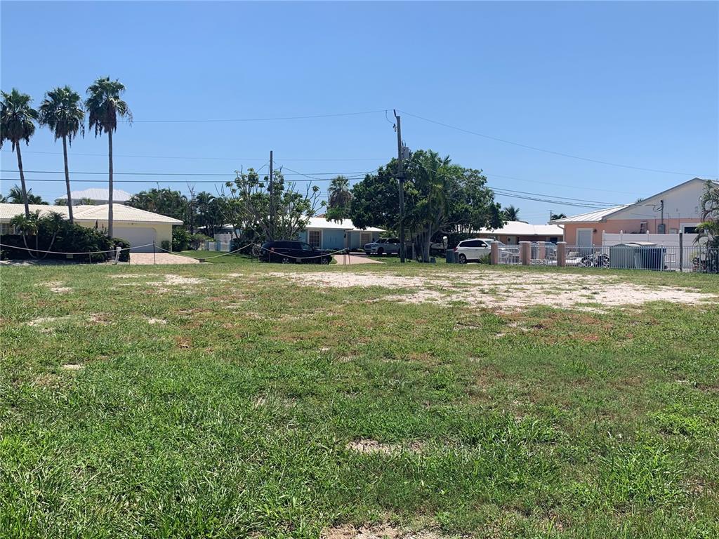 538 67TH STREET, HOLMES BEACH, FL — photo 3 of 16