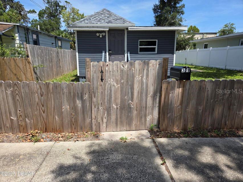 339 MAPLE STREET, DAYTONA BEACH, FL — photo 4 of 27