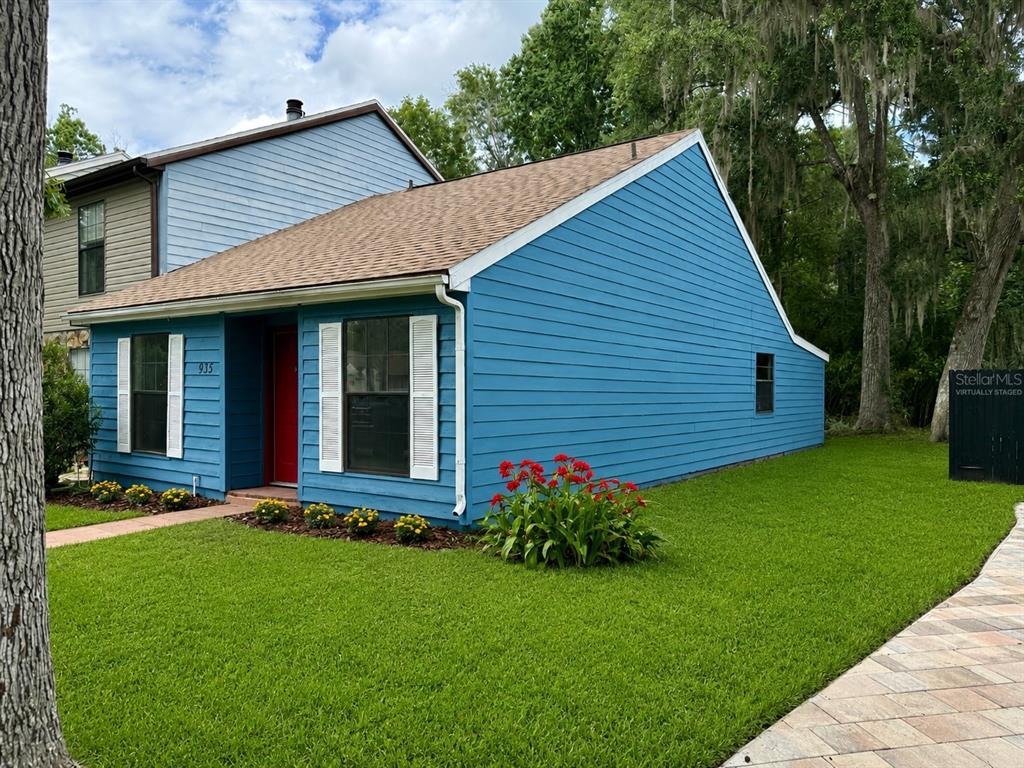 935 VILLAGE DRIVE