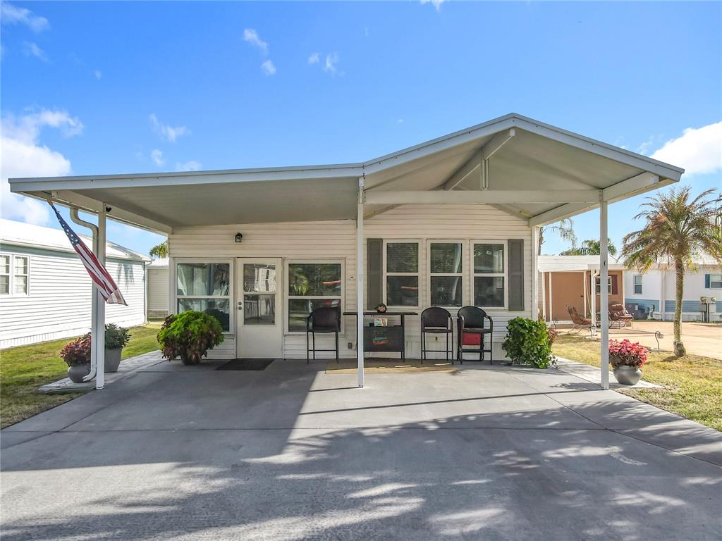 446 PINE LOOP
